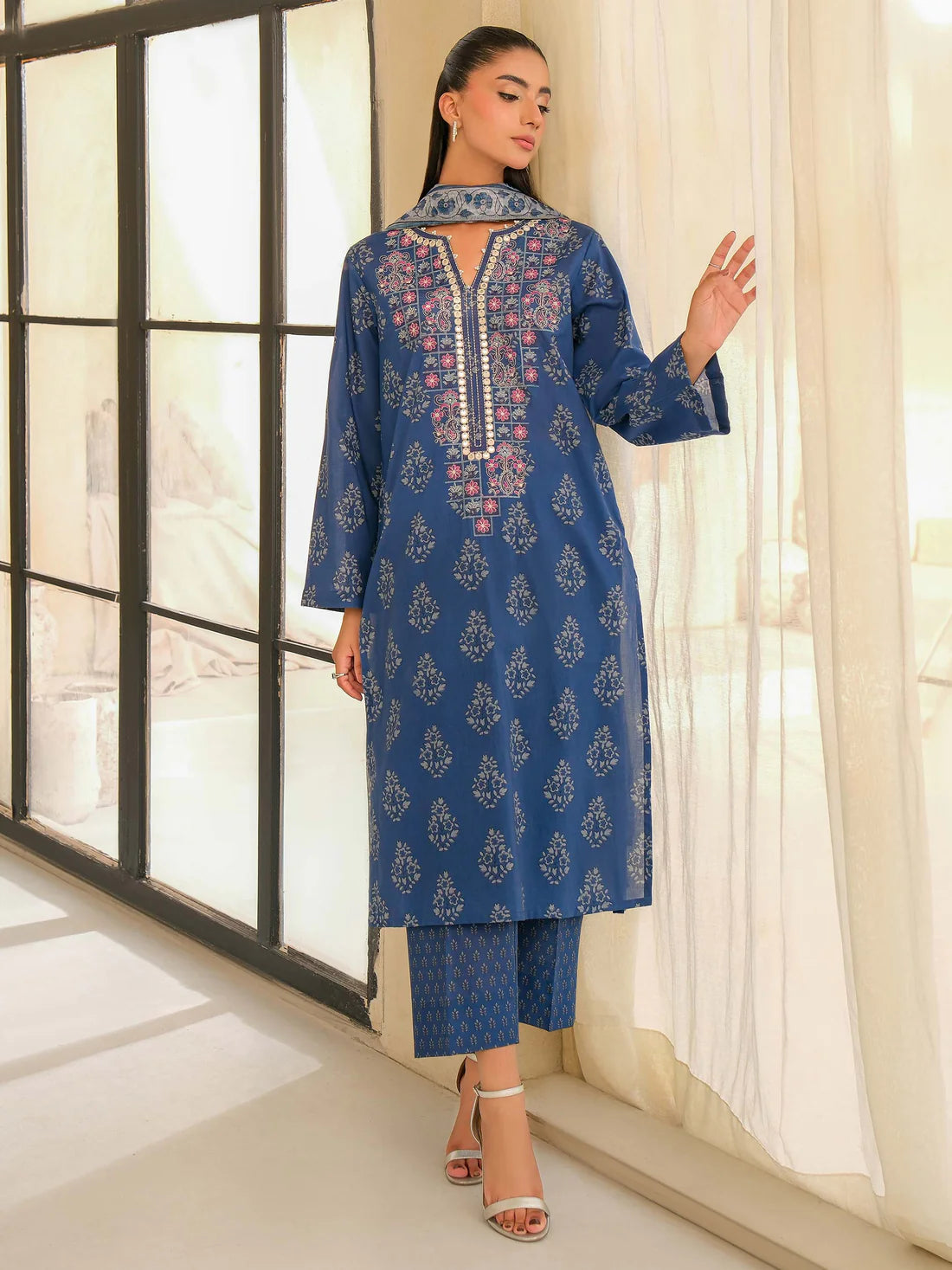 3 Piece Lawn Suit-Embroidered (Unstitched)